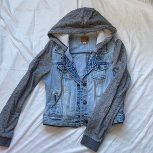 AMERICAN EAGLE women’s jean jacket